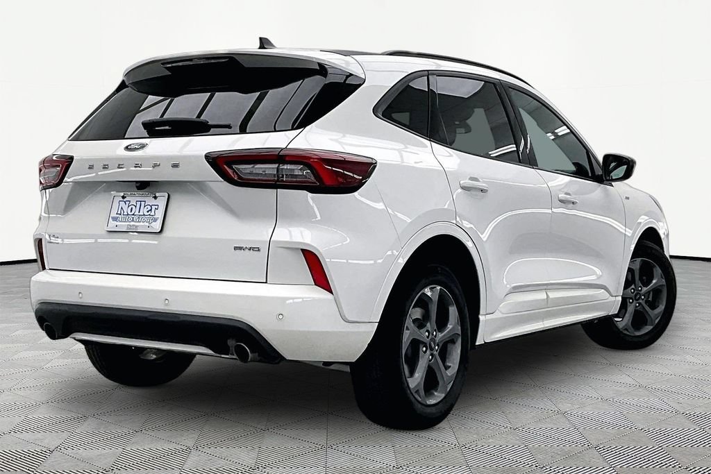 Certified 2024 Ford Escape ST-Line w/ Tech Pack #1 AWD/4WD image 2