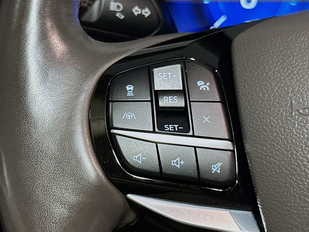 Certified 2022 Ford Explorer Platinum w/ Equipment Group 601A AWD/4WD image 35