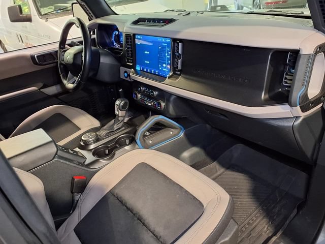 Certified 2022 Ford Bronco Wildtrak AWD/4WD image 31