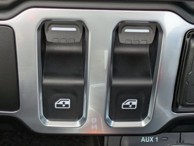 Used 2026 Jeep Wrangler Sport AWD/4WD image 22