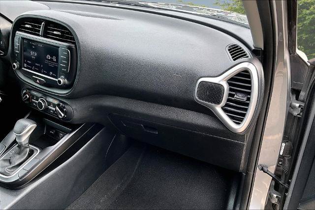 Used 2023 Kia Soul LX w/ Option Group 015 FWD image 17