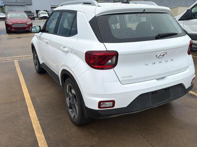 Used 2024 Hyundai Venue SEL FWD image 6