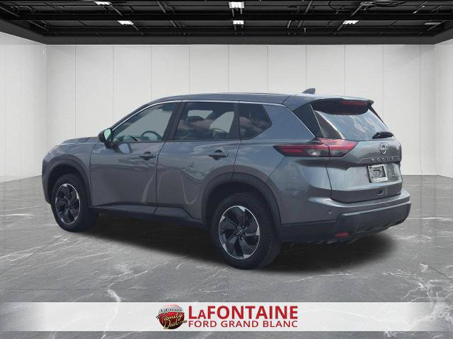 Used 2024 Nissan Rogue SV AWD/4WD image 3