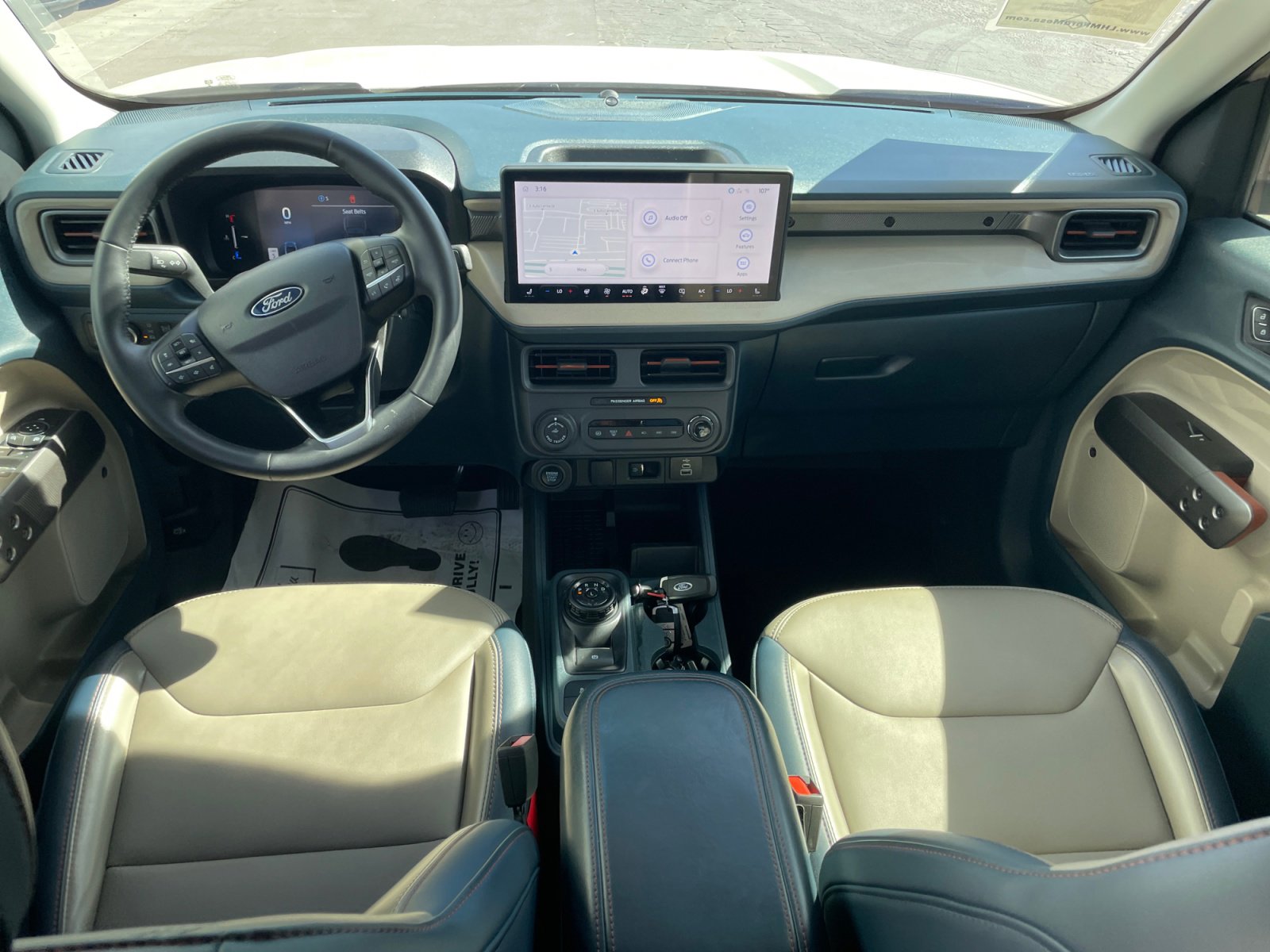 Certified 2025 Ford Maverick Lariat w/ 4K Tow Package AWD/4WD image 17