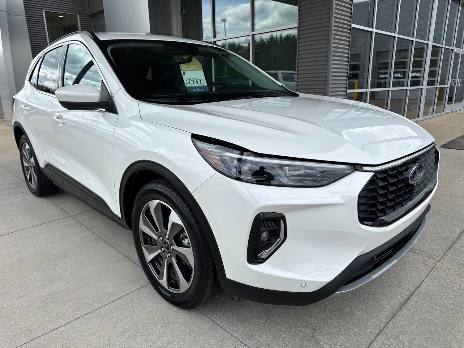 Certified 2023 Ford Escape Platinum AWD/4WD image 10