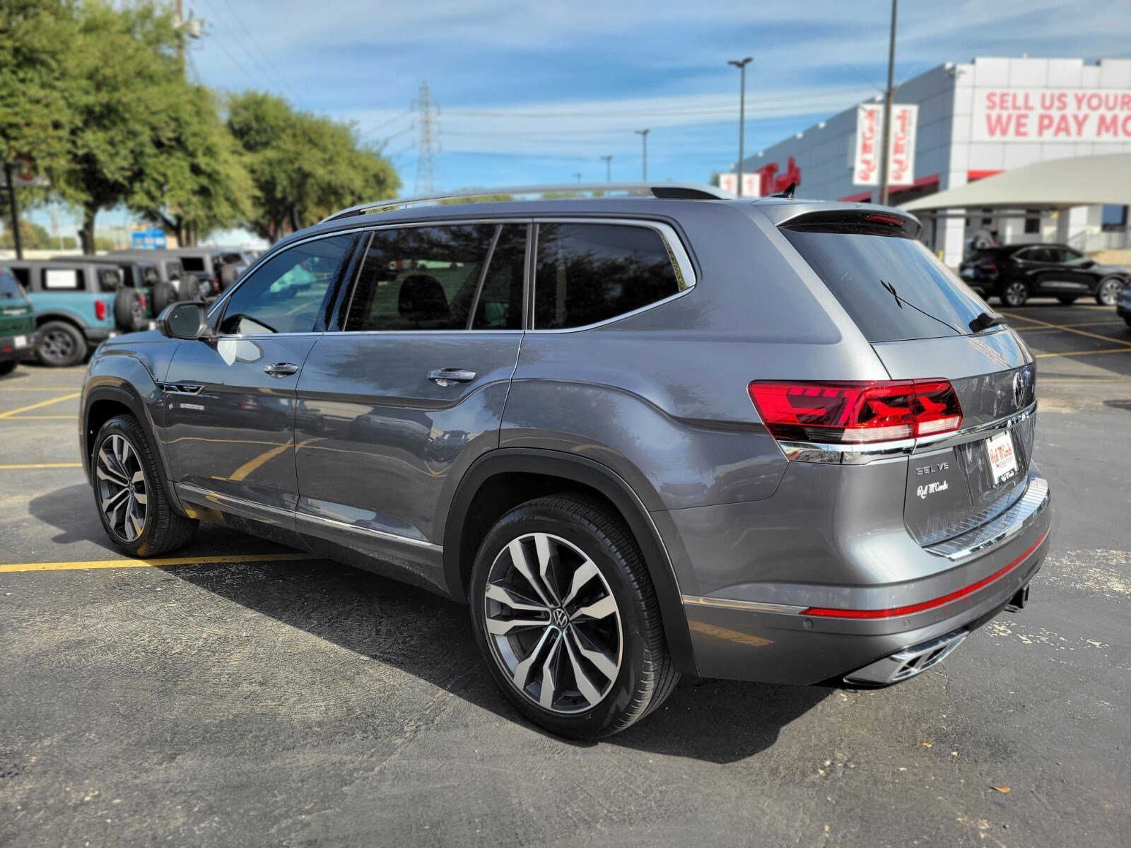Used 2023 Volkswagen Atlas SEL Premium image 5