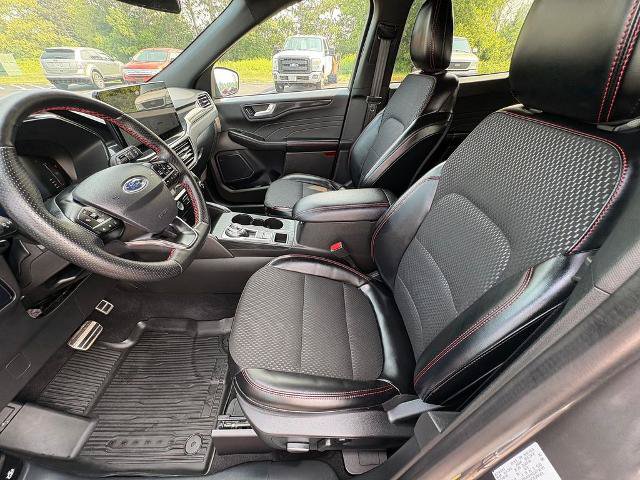Certified 2024 Ford Escape ST-Line w/ Tech Pack #1 AWD/4WD image 9