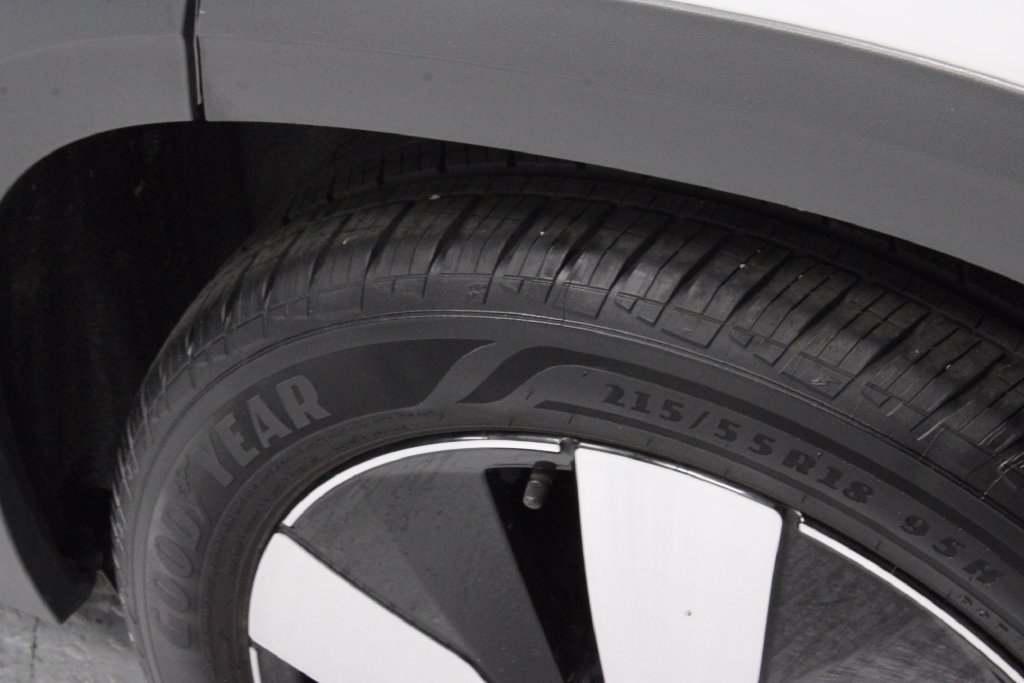 Used 2025 Volkswagen Taos S AWD/4WD image 20