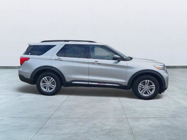 Certified 2022 Ford Explorer XLT w/ Equipment Group 202A AWD/4WD image 8