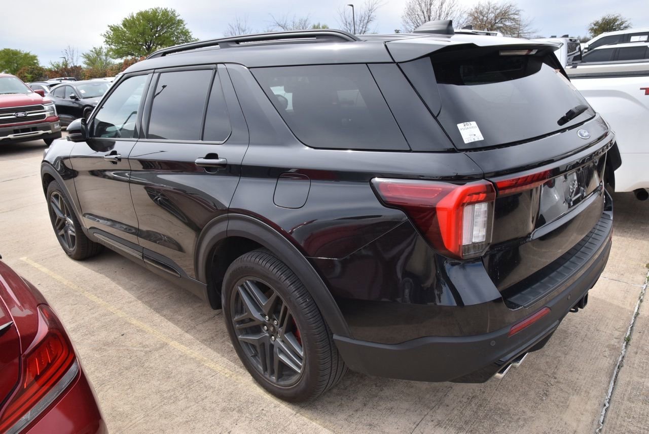 Certified 2025 Ford Explorer ST image 7