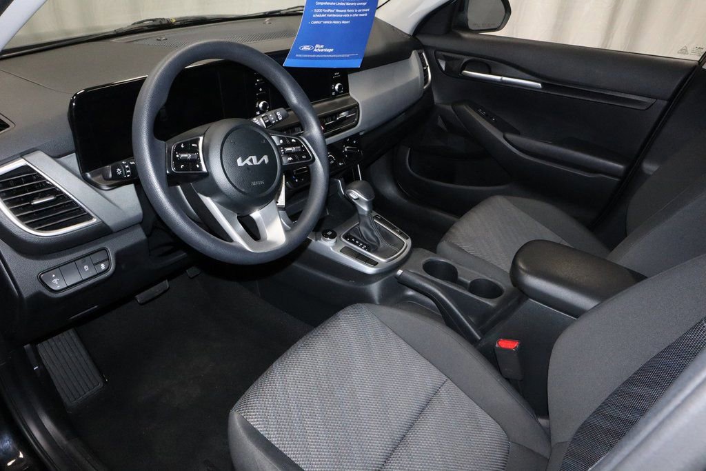 Used 2025 Kia Seltos LX image 24