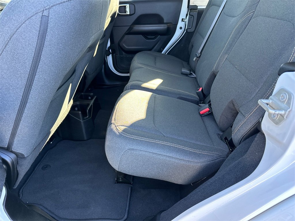 Used 2024 Jeep Wrangler Sahara image 20