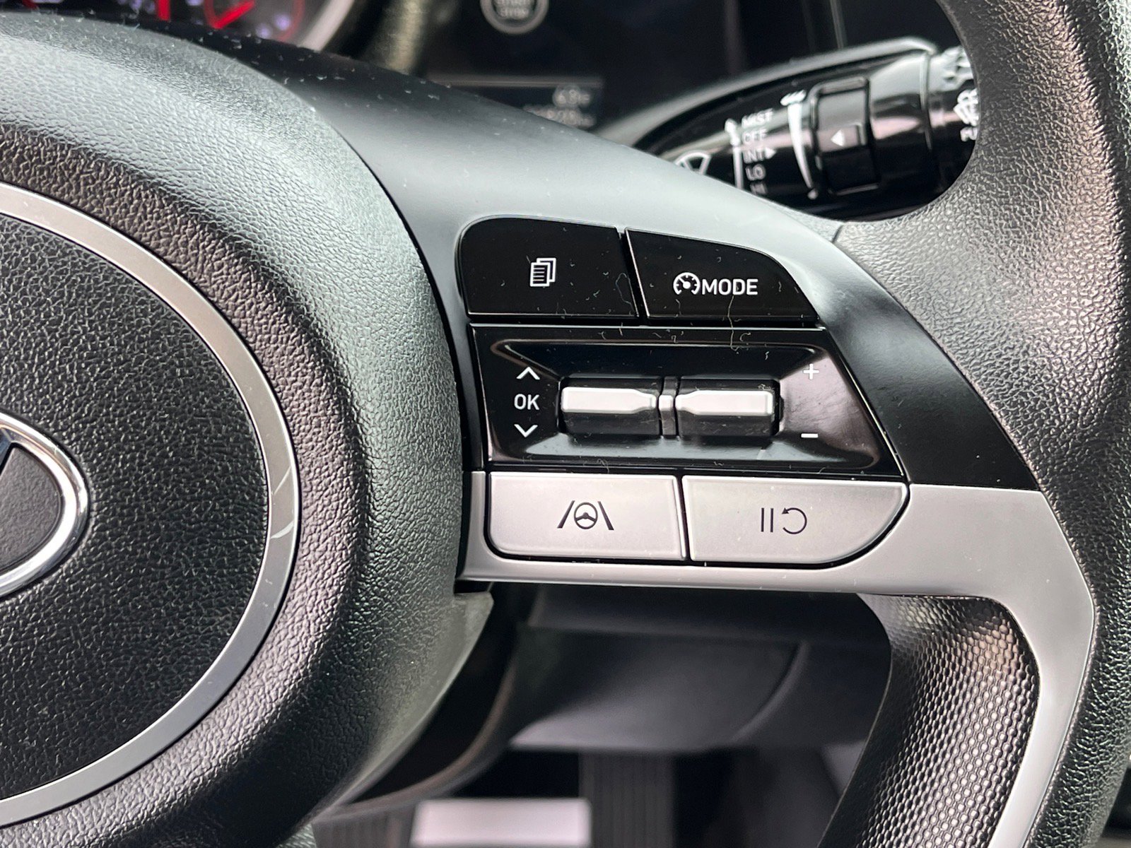 Used 2022 Hyundai Elantra SEL image 15