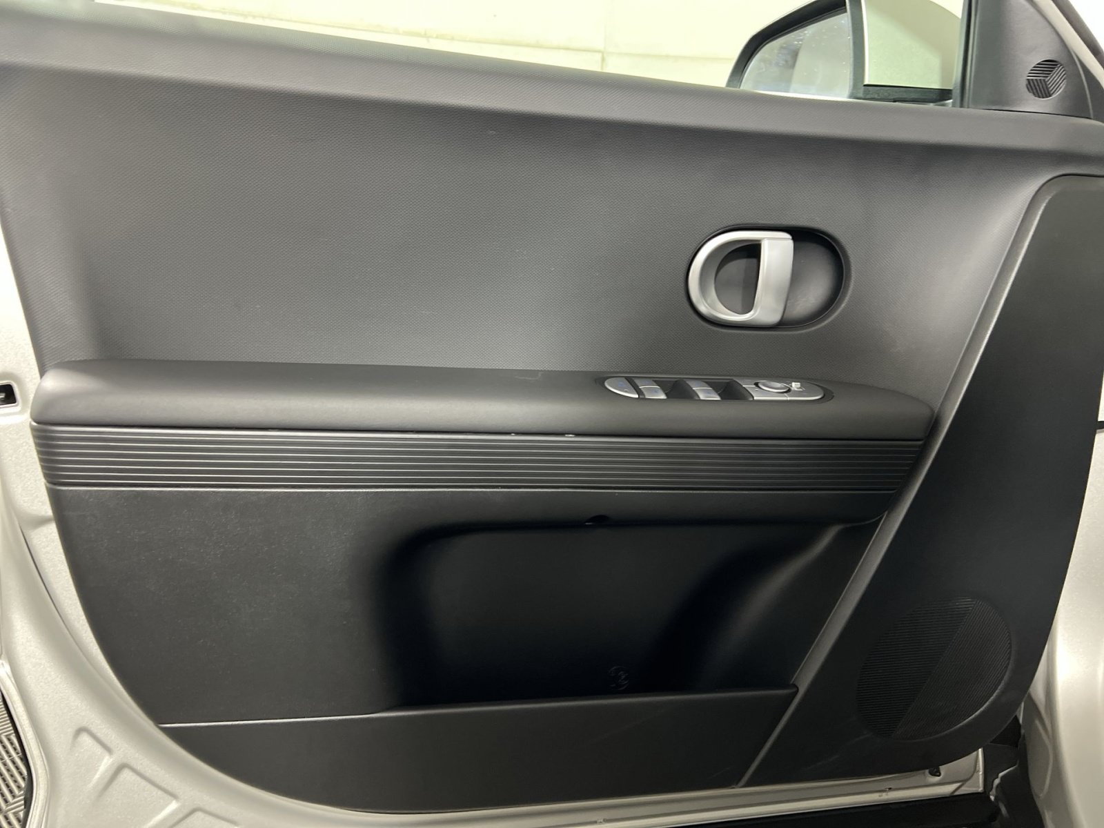 Used 2024 Hyundai Ioniq 5 SEL AWD/4WD image 14
