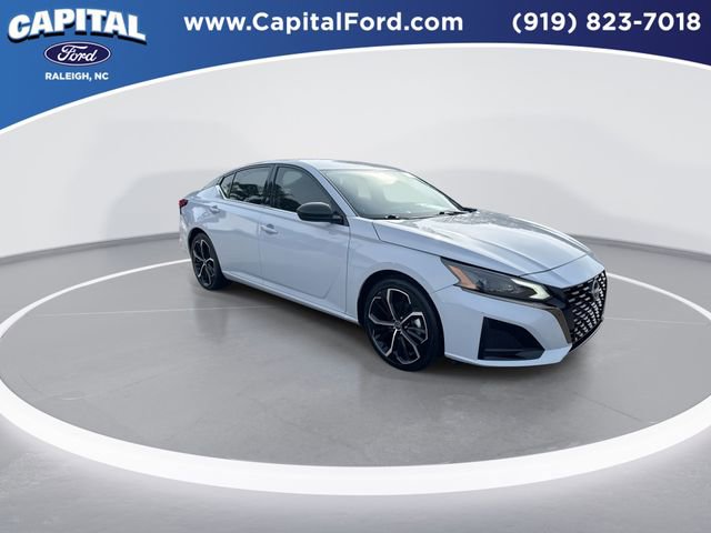 Used 2024 Nissan Altima 2.5 SR image 2