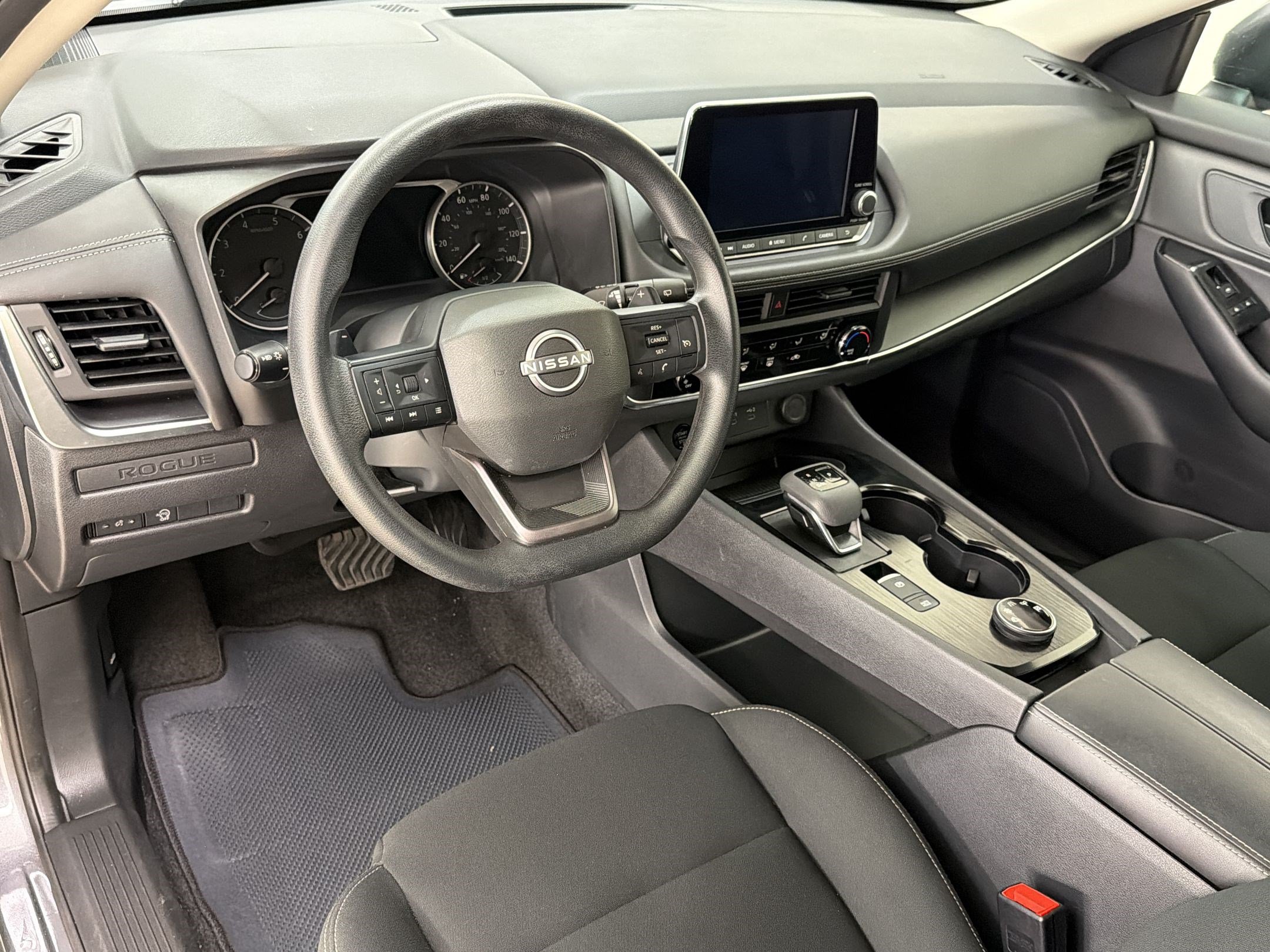 Used 2025 Nissan Rogue S AWD/4WD image 4