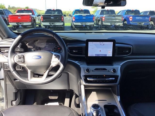 Certified 2022 Ford Explorer XLT w/ Equipment Group 202A AWD/4WD image 9