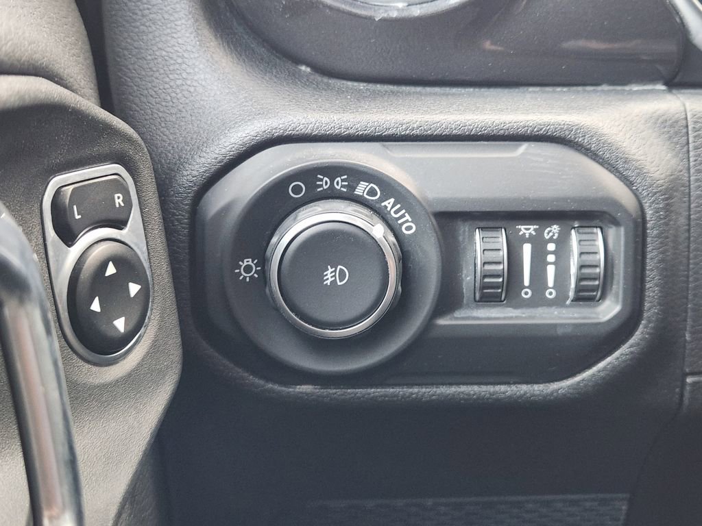 Used 2021 Jeep Wrangler Unlimited Sahara image 22