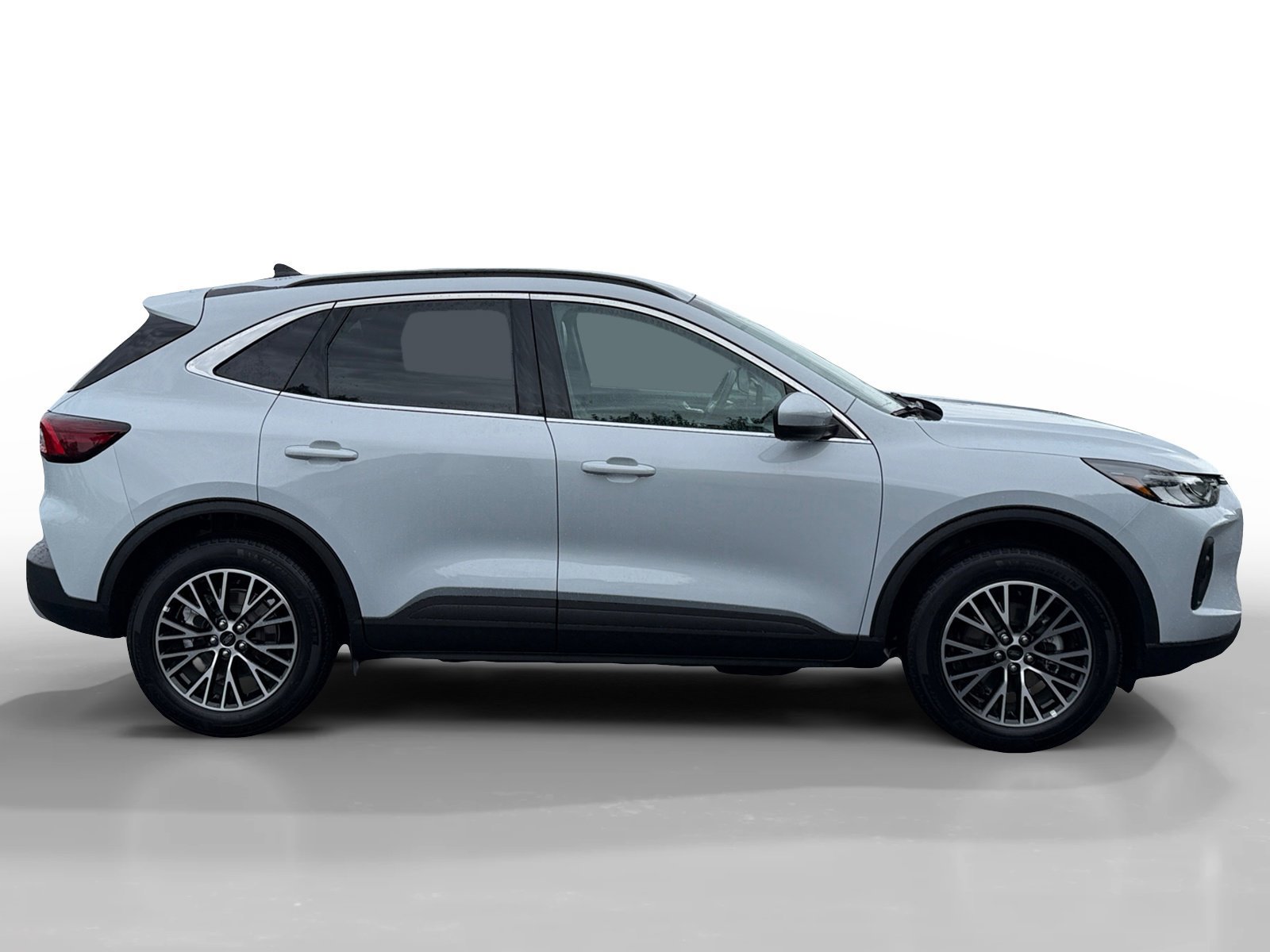 Certified 2025 Ford Escape SE image 2