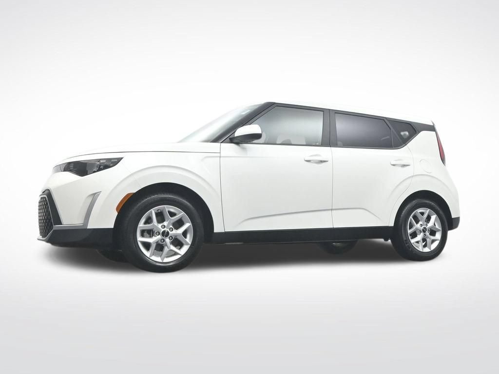 Used 2025 Kia Soul LX w/ LX Technology Package FWD image 31