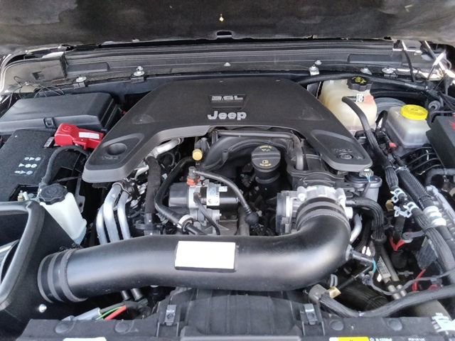 Used 2021 Jeep Wrangler Unlimited Rubicon AWD/4WD image 36