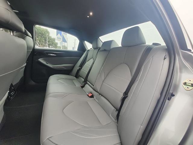 Used 2020 Toyota Avalon Limited image 8