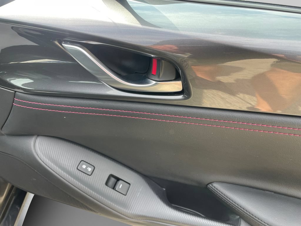 Used 2018 MAZDA MX-5 Miata Grand Touring RWD image 12