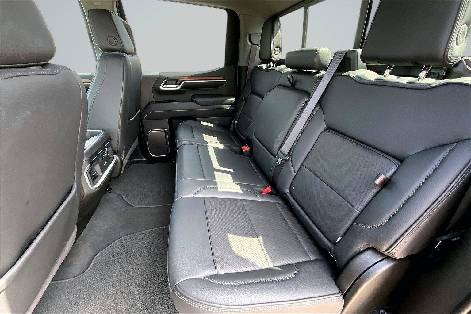 Used 2025 GMC Sierra 1500 Denali w/ Technology Package AWD/4WD image 28