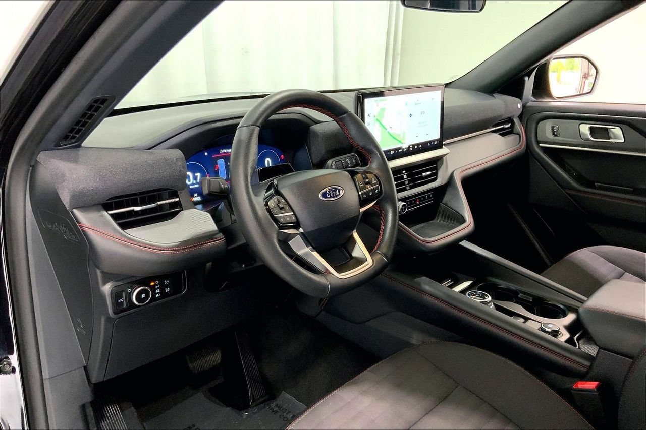 Certified 2025 Ford Explorer ST-Line AWD/4WD image 14