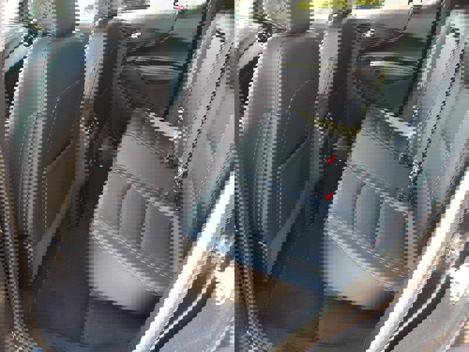 Used 2019 Chevrolet Equinox Premier image 12