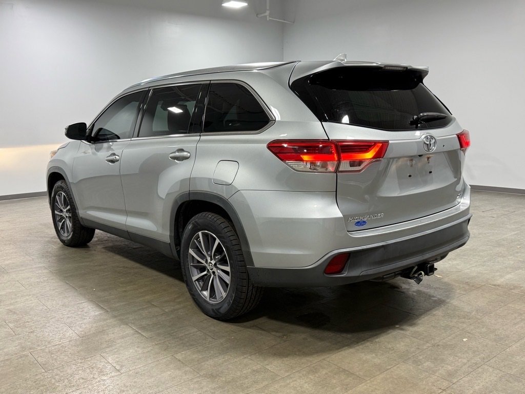 Used 2019 Toyota Highlander XLE image 6