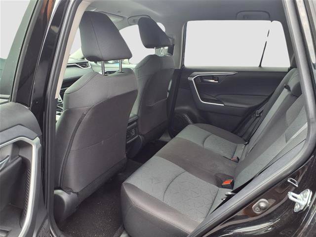 Used 2025 Toyota RAV4 XLE AWD/4WD image 18