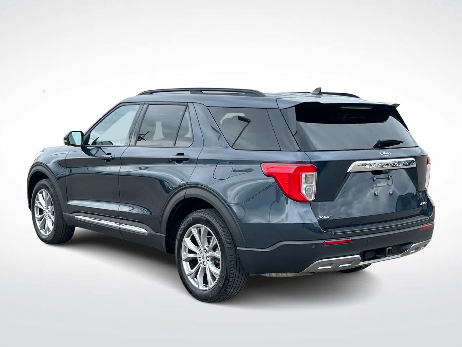Certified 2023 Ford Explorer XLT w/ Equipment Group 202A AWD/4WD image 6