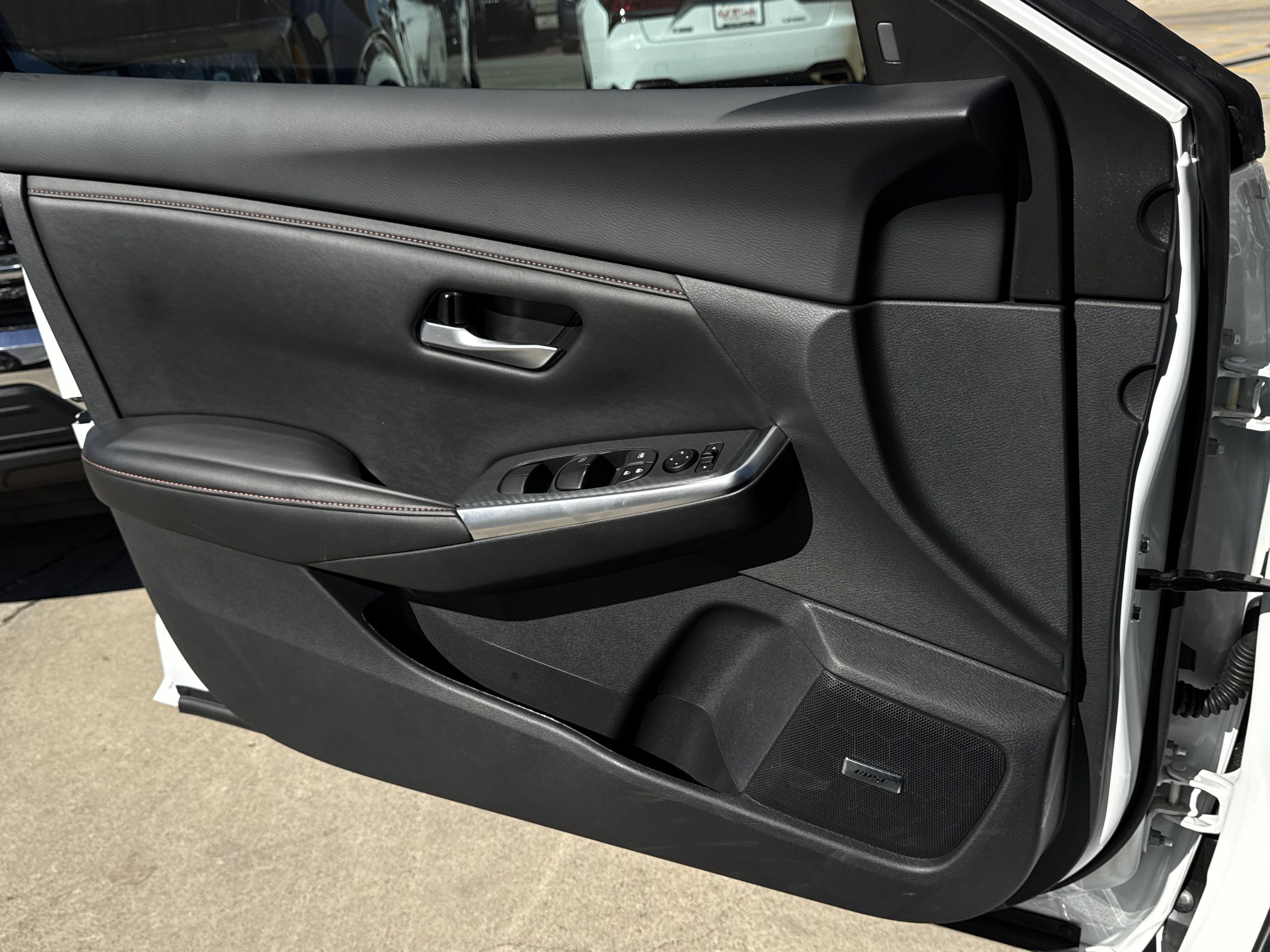 Used 2025 Nissan Sentra SR w/ SR Premium Package image 22