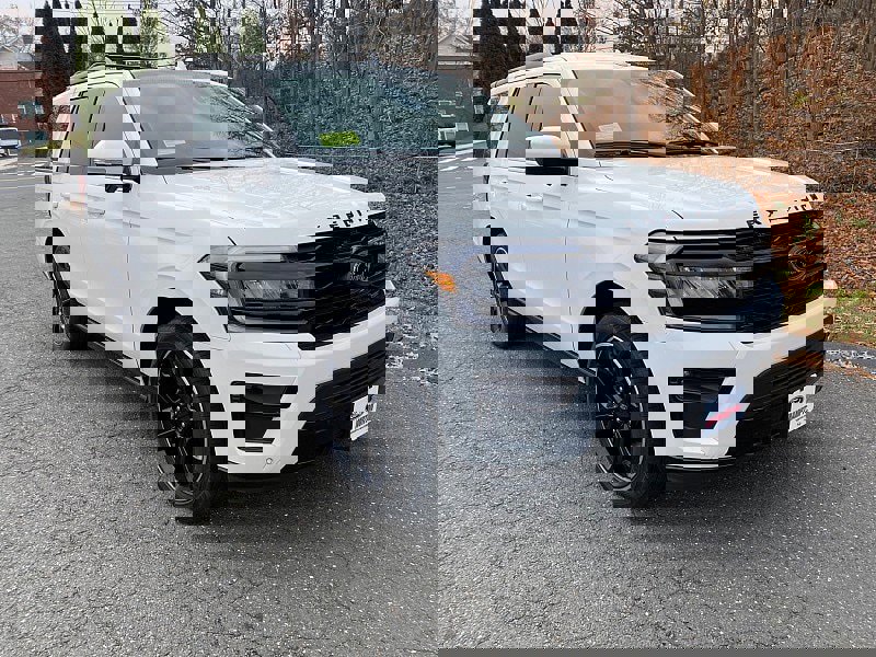 Certified 2023 Ford Expedition Limited image 3