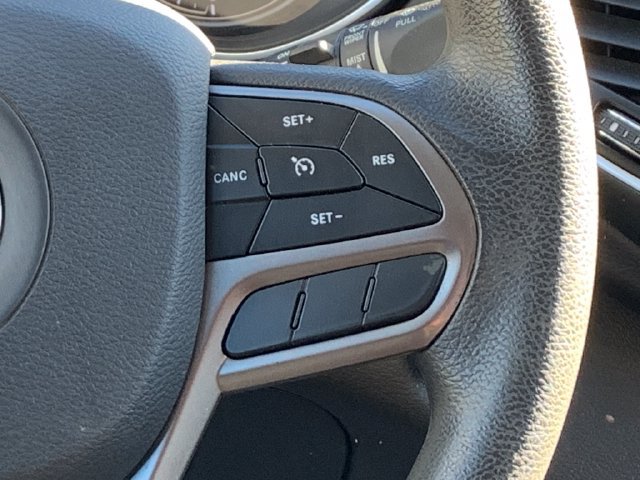 Used 2019 Jeep Cherokee Latitude w/ Trailer Tow Group FWD image 16