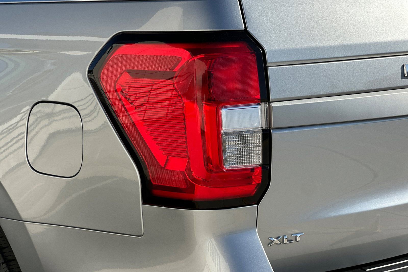 Certified 2024 Ford Expedition XLT image 28