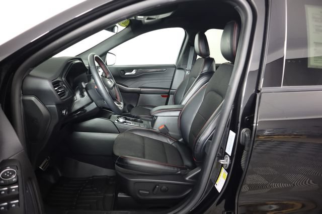 Certified 2024 Ford Escape ST-Line AWD/4WD image 30