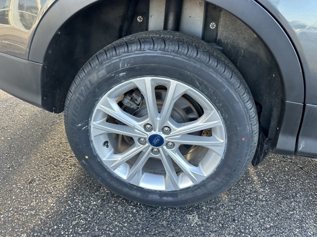 Certified 2019 Ford Escape SEL image 34