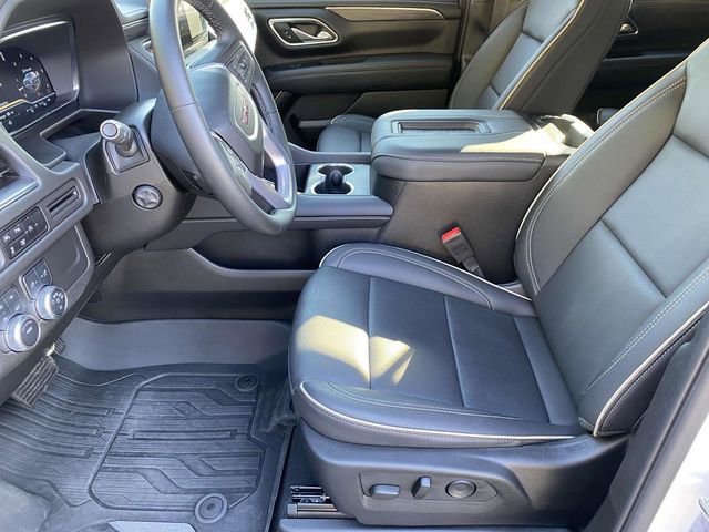 Used 2024 GMC Yukon XL SLT w/ SLT Luxury Package image 18