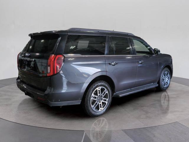 Certified 2025 Ford Expedition Active AWD/4WD image 6