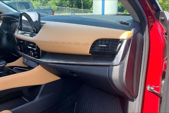 Used 2023 Nissan Rogue Platinum FWD image 16