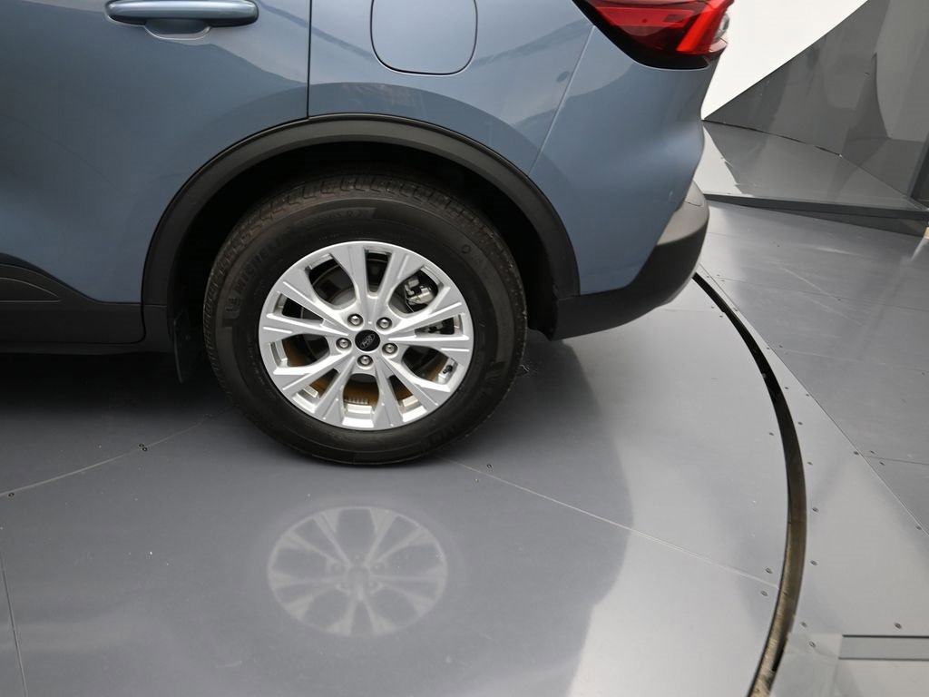 Certified 2025 Ford Escape Active image 25