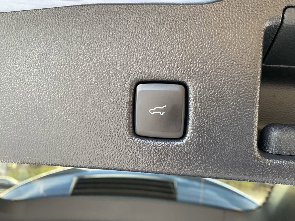 Certified 2025 Ford Escape ST-Line Elite w/ Premium Technology Package image 19