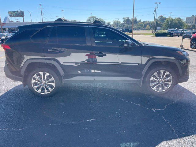 Used 2022 Toyota RAV4 XLE Premium FWD image 8
