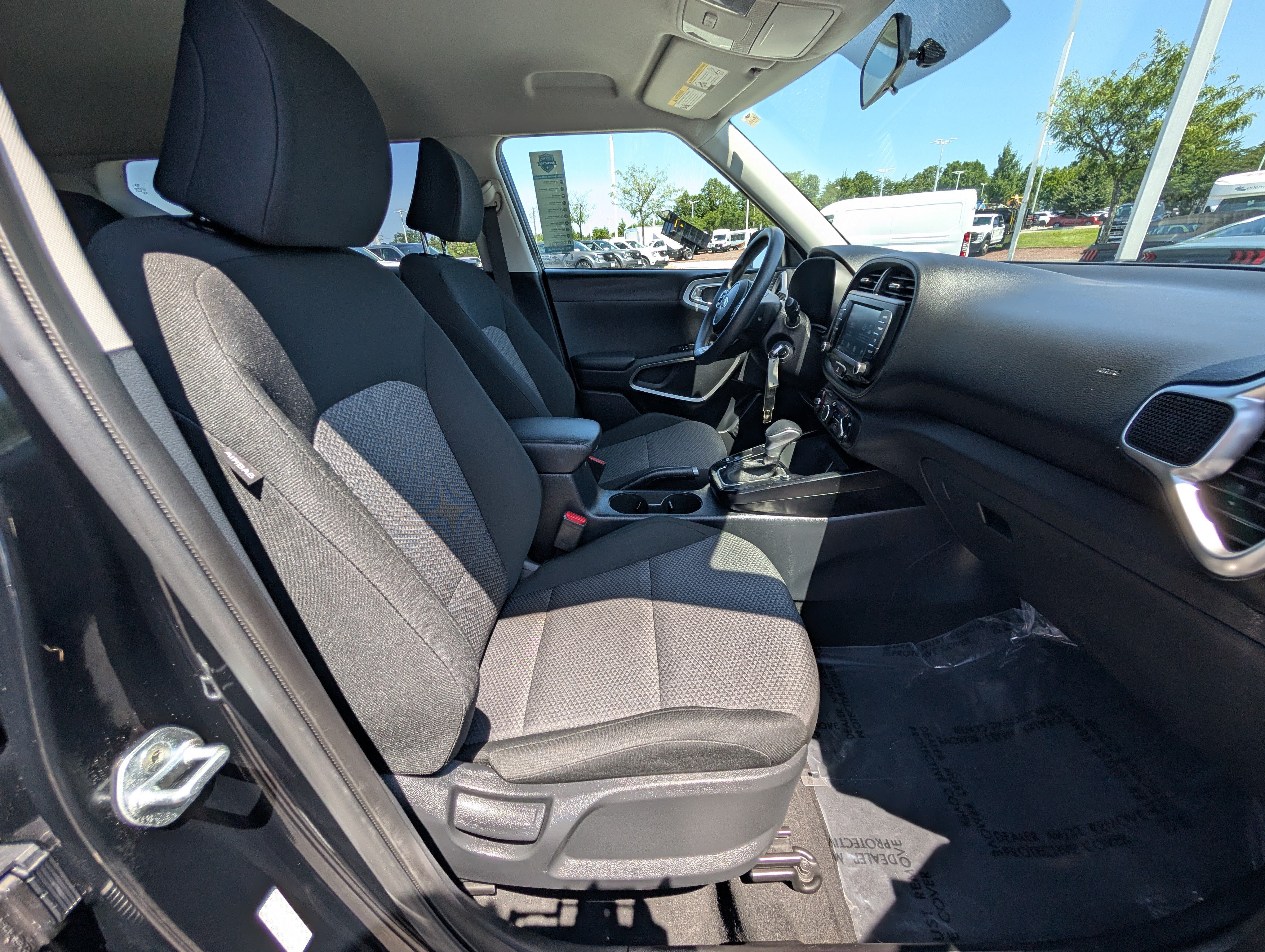 Used 2020 Kia Soul LX FWD image 9