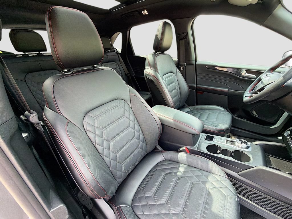 Certified 2023 Ford Escape ST-Line Elite w/ Premium Technology Package AWD/4WD image 30