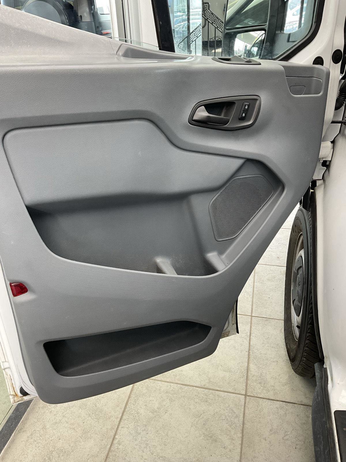 Certified 2018 Ford Transit 250 148 Medium Roof w/ Interior Upgrade Package image 8