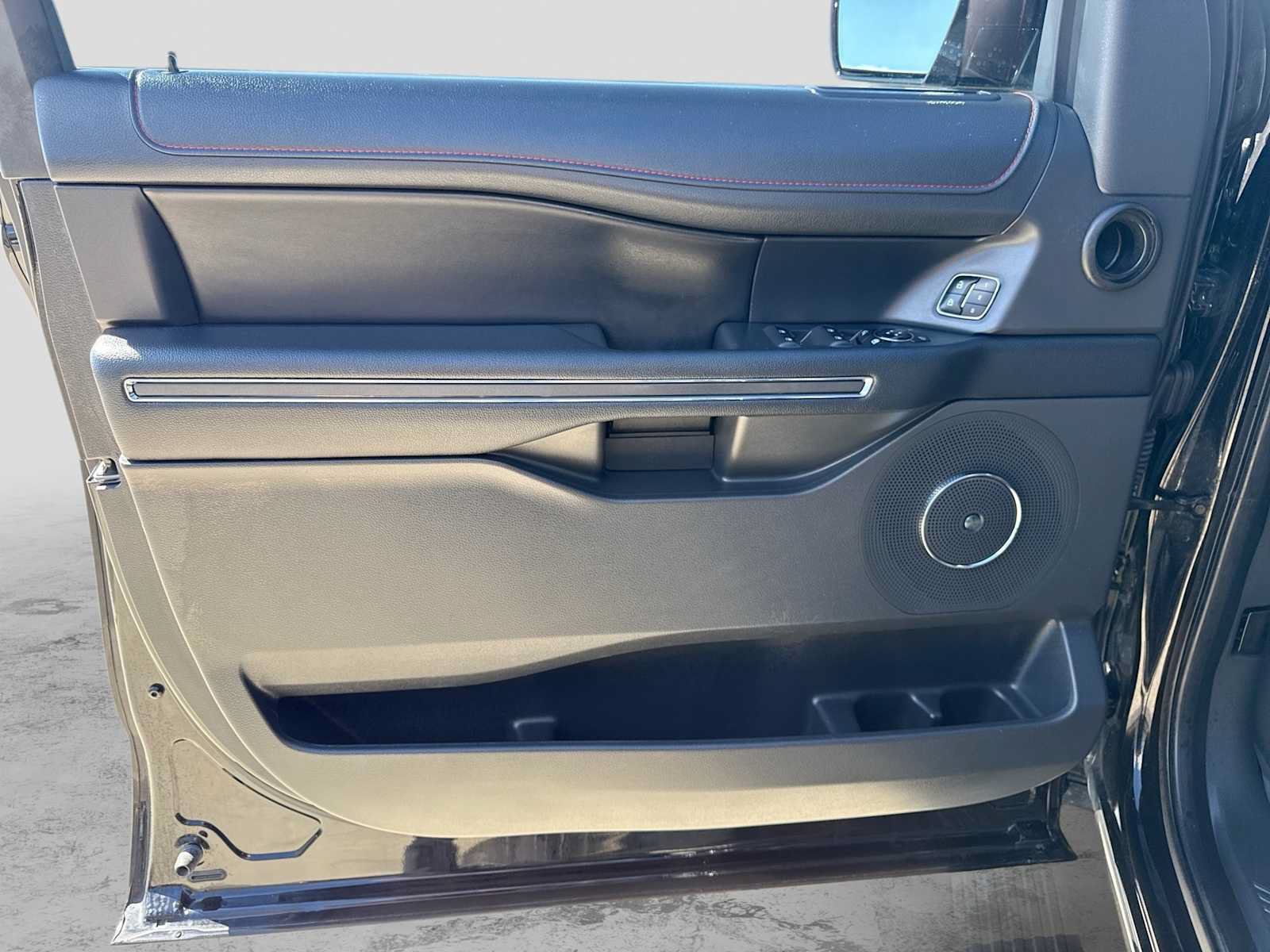 Certified 2023 Ford Expedition Limited AWD/4WD image 32