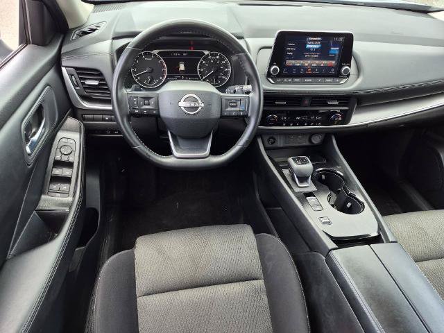 Used 2025 Nissan Rogue SV FWD image 12